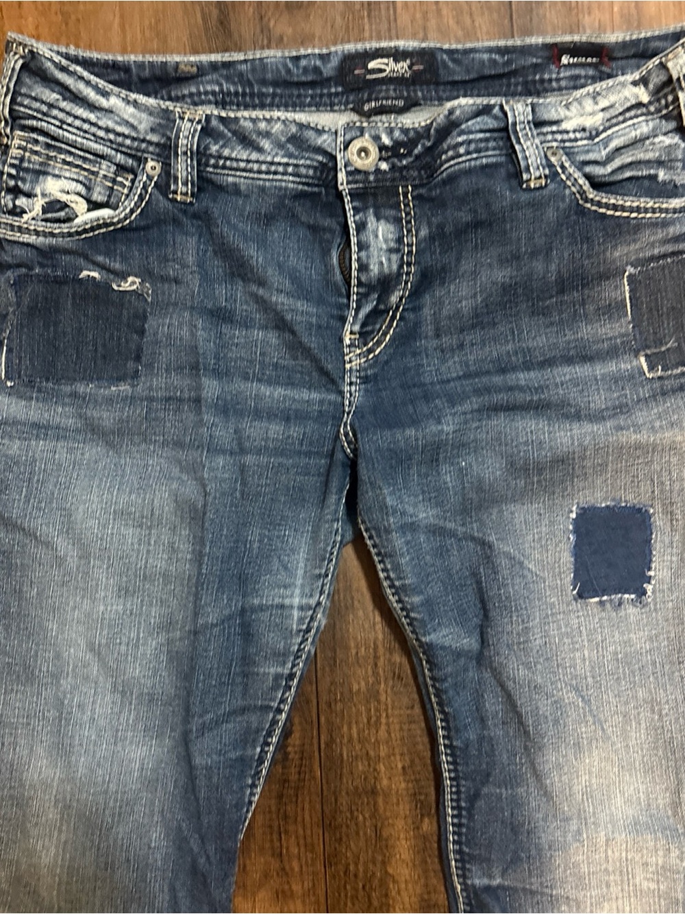 Silver Jeans Women's Skinny Jeans in Faded Blue with Patch Details - Picture 2 of 9